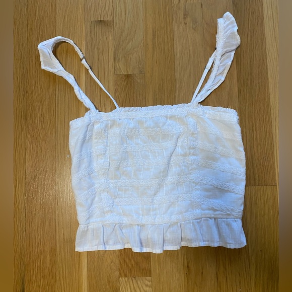 Abercrombie & Fitch Tops - Abercrombie & Fitch white crop top